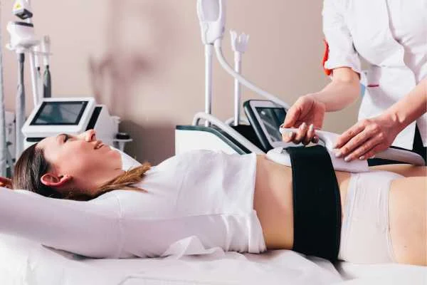 woman having body sculpting to help improve her body image and her mental health Farnham